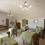לינה וארוחת בוקר Masseria Lamiola Piccola 4*