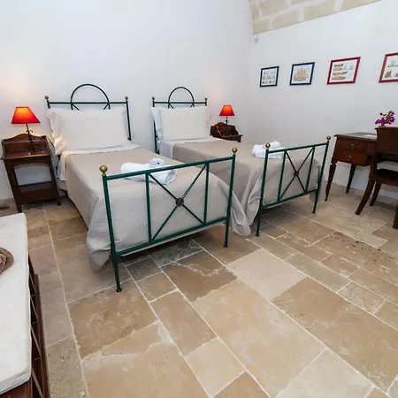 Masseria Lamiola Piccola 4* オストゥーニ