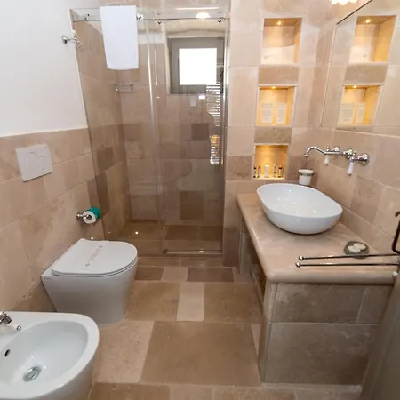 Bed & Breakfast Masseria Lamiola Piccola 4*