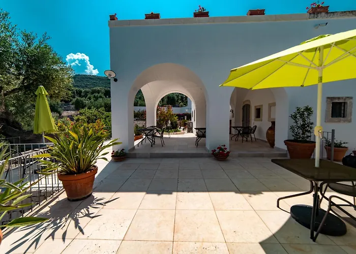 Masseria Lamiola Piccola 4* אוסטוני